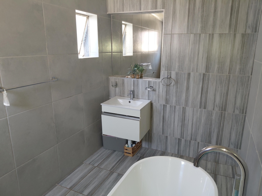 4 Bedroom Property for Sale in Retief Eastern Cape
